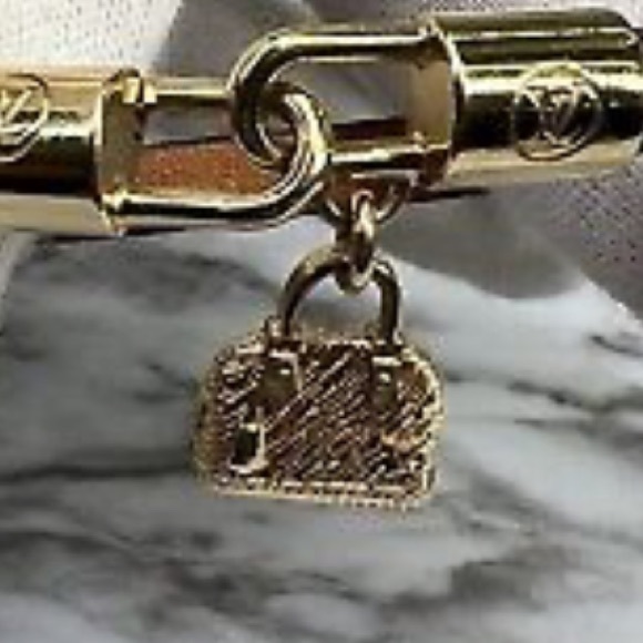 Gorgeous Louis Vuitton Luxury Bracelet Size 17 - Picture 3 of 9